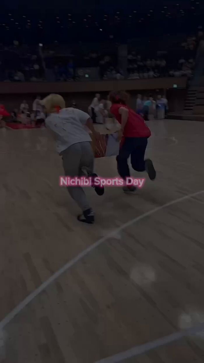 Image for the Tweet beginning: 【 運動会🏃🏼🔥】

美容漬けの日々から少し離れて、思いっきり体を動かし、応援して、楽しみました✊🏻
普段以上にキラキラした表情がたくさん見られました！🤭✨️

今年の優勝は、、？！🏆🌟

#日本美容専門学校#nichibi#ニチビ#美容学生#美容専門学校#東京の美容学校#運動会#fyp 